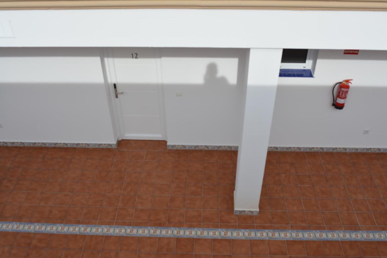 Apartamentos Turisticos La Terraza* Las Cabezas de San Juan Eksteriør bilde