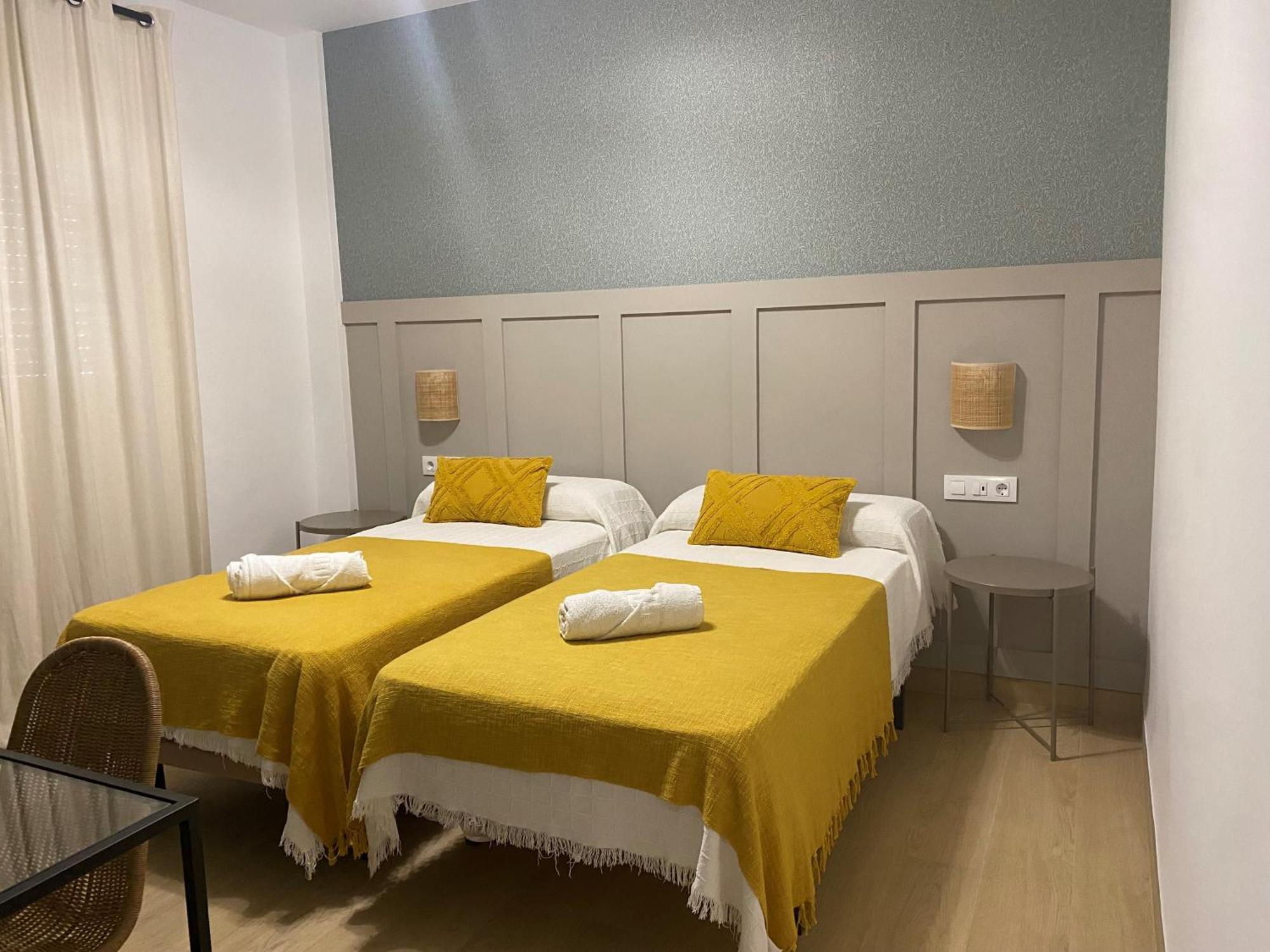 Apartamentos Turisticos La Terraza* Las Cabezas de San Juan Eksteriør bilde
